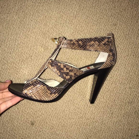 Michael Kors snakeskin heels - Picture 4 of 7